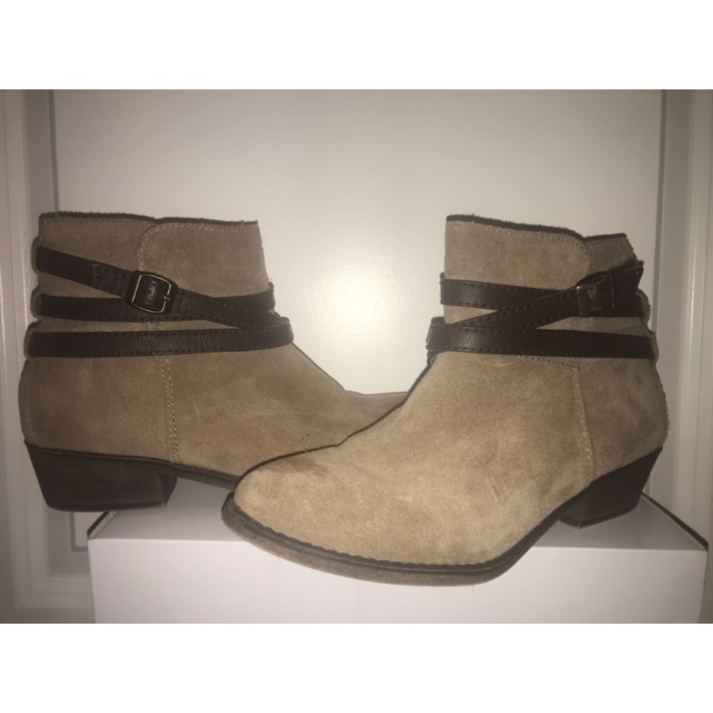 White Mountain Two Tone booties